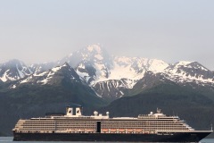 Cruiser liner leaving Seward